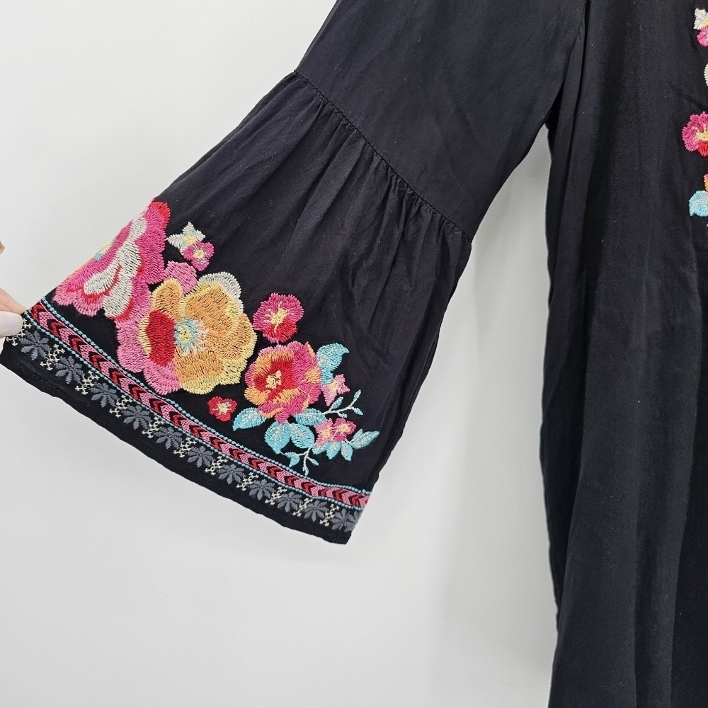 Andree By Unit Boho Black Flowy Embroidered Tunic Blouse Womens Size Large - Picture 6 of 8